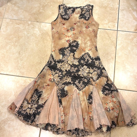 Chic Sleeveless Floral Lace Dress - Picture 3 of 14